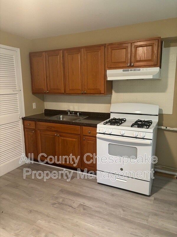 Building Photo - 2825 Eastshire Dr