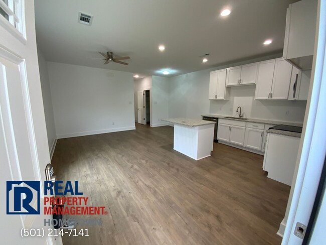 Foto del edificio - 2265 Rosemary Dr