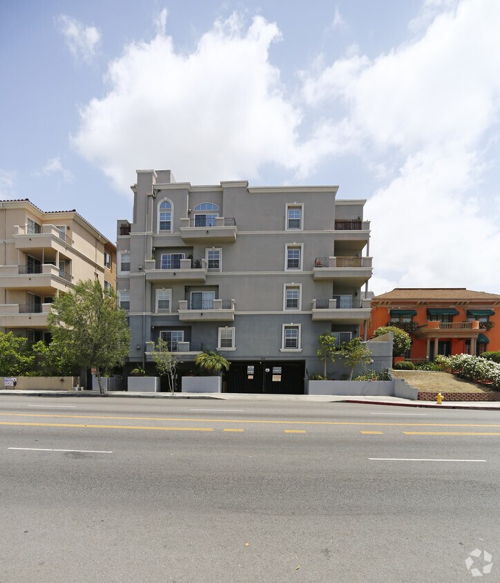 Building Photo - 616 S Wilton Pl