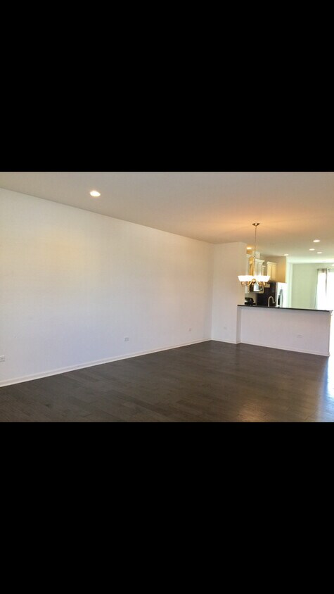 Building Photo - 2661 Avondale Cir
