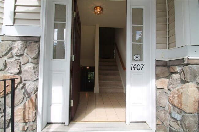 Foto del edificio - 1407 Larson Dr