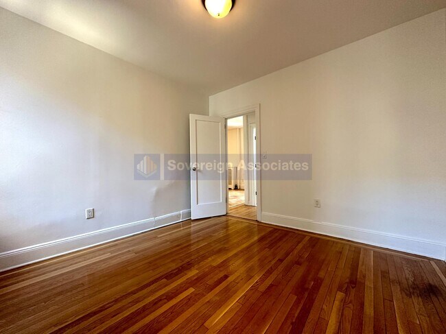 Foto del edificio - 187 Pinehurst Avenue