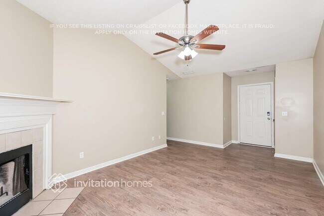 Foto del edificio - 105 Myrtle Grove Ln