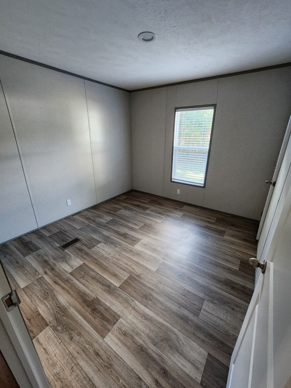 Building Photo - 913 Wave Ln