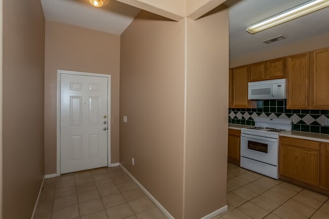 Foto del edificio - 20126 Rolling Hills Ln