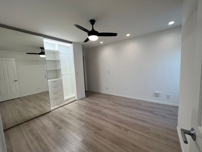 Building Photo - 2 Bed / 2 Bath | Midtown Condo Available Now