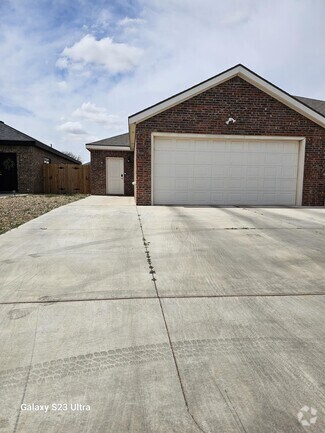 Building Photo - 5711 Kemper St