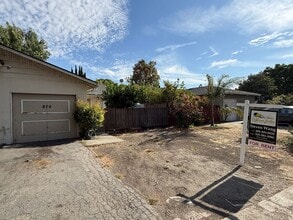 Building Photo - 874 San Juan Dr