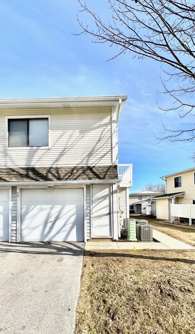 Building Photo - 29 N Waterford Dr