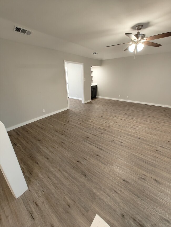 Foto del edificio - 2404 Northtown Ct