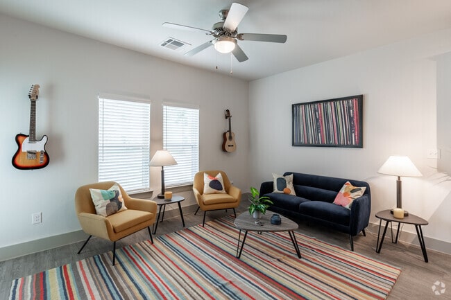 1BR, 1BA - 760 SF - Tide on 35