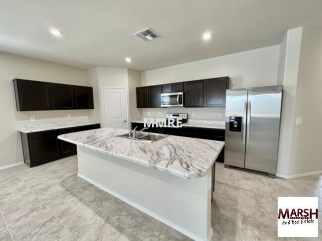 Building Photo - Very nice 4 bedroom home in Coolidge!