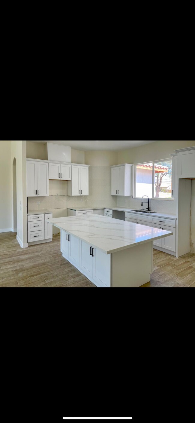 Building Photo - 16111 Avenida Ramada