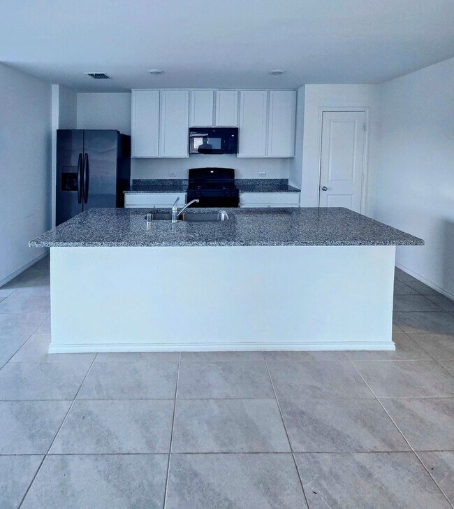 Building Photo - 2828 Eppright Dr