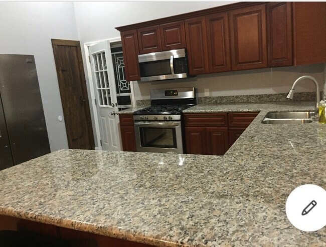 Foto del edificio - 2830 3rd St