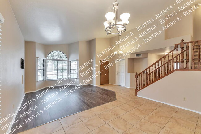 Building Photo - 10327 N Mineral Spring Ln