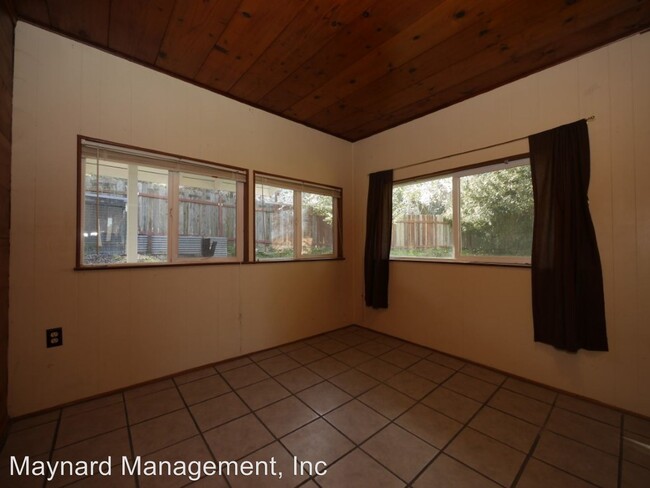 Foto del edificio - 2 br, 1.5 bath House - 8197 Main St.