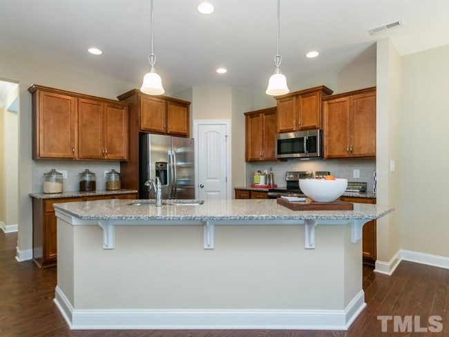 Foto del edificio - 102 Harvest Oaks Ln
