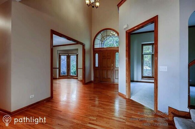 Foto del edificio - 6N556 Glenwood Dr, St Charles, IL, 60175