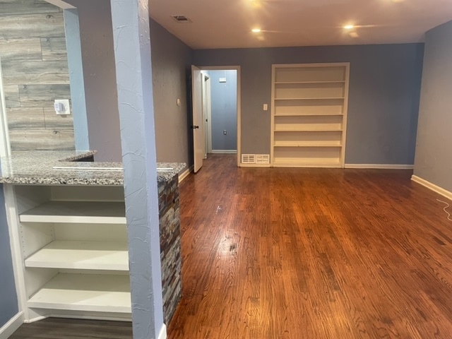 Building Photo - 10020 Losa Dr