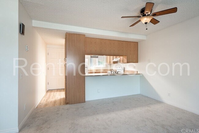 Foto del edificio - 8703 Lake Murray Blvd