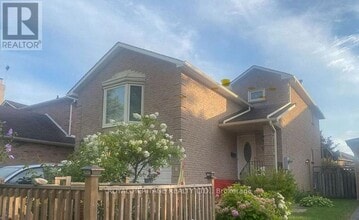 Building Photo - 8 Ryecliffe Ct