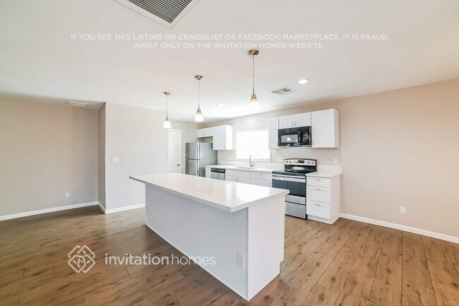 Building Photo - 4701 W Lupine Ave