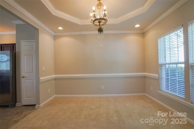Foto del edificio - 6021 Queens Walk Ct