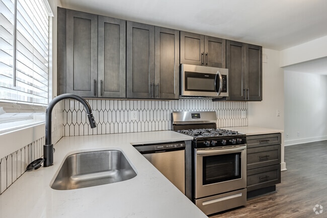 Garden Apartment- Kitchen - Camellia Decatur