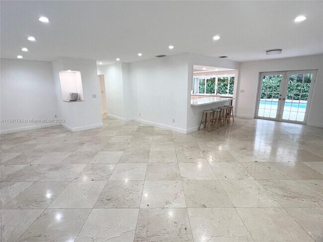 Foto del edificio - 2140 NE 205th St