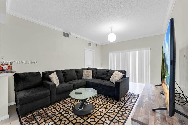 Foto del edificio - 5840 W Sample Rd