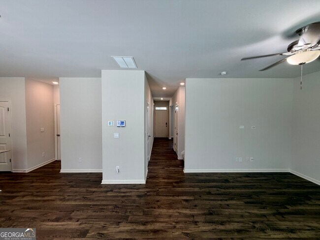 Building Photo - 8233 Bluewater Dr