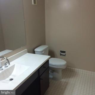 Foto del edificio - 3713 S George Mason Dr