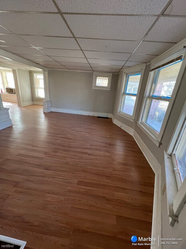 Building Photo - 7 br, 3 bath House - 10624 Grantwood Ave