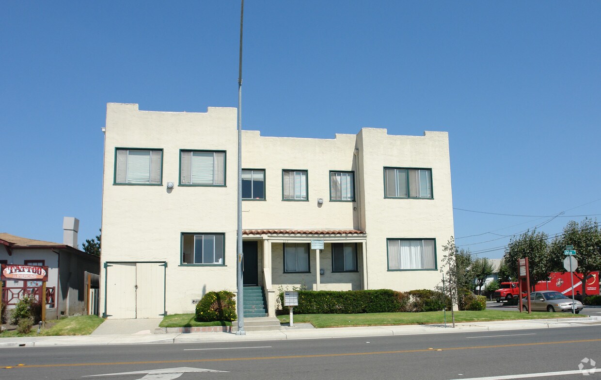 Primary Photo - 117 John St