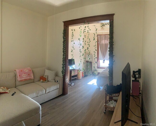 Foto del edificio - 21 W Main St