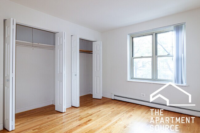 Foto del edificio - 3710 N Pine Grove Ave