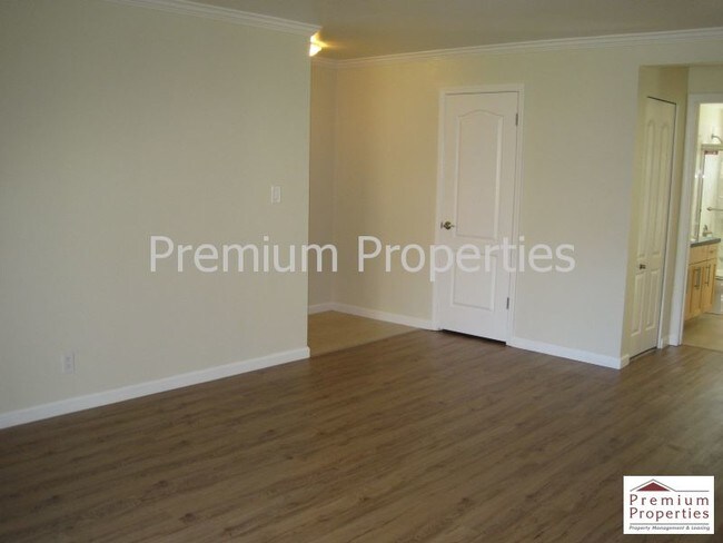 Building Photo - 313 Masters Ct