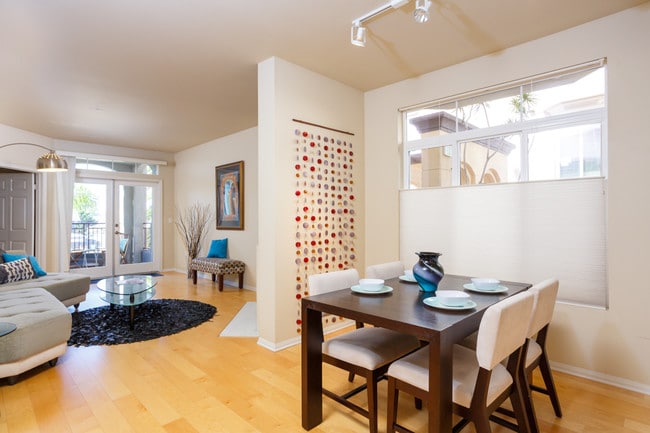 Foto del edificio - 2400 Fifth Ave