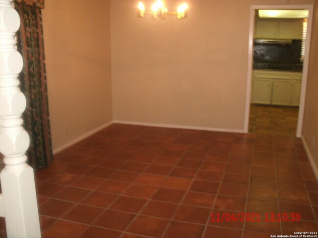 Building Photo - 5715 Oolooteka Dr