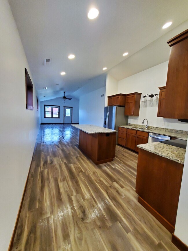 Building Photo - 1775 Aspen Ct