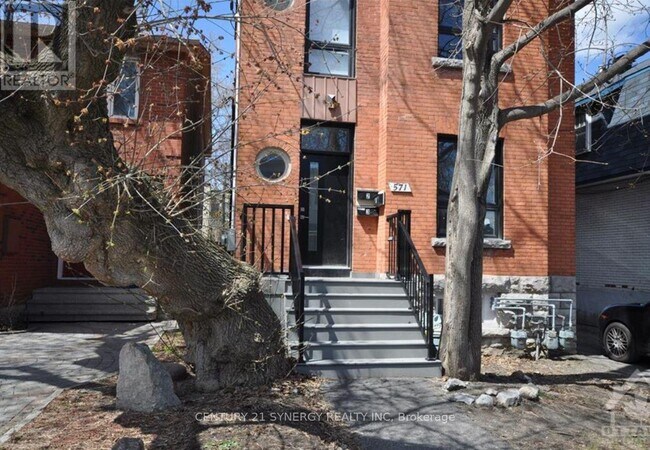 Photo du bâtiment - 571-571 McLeod St