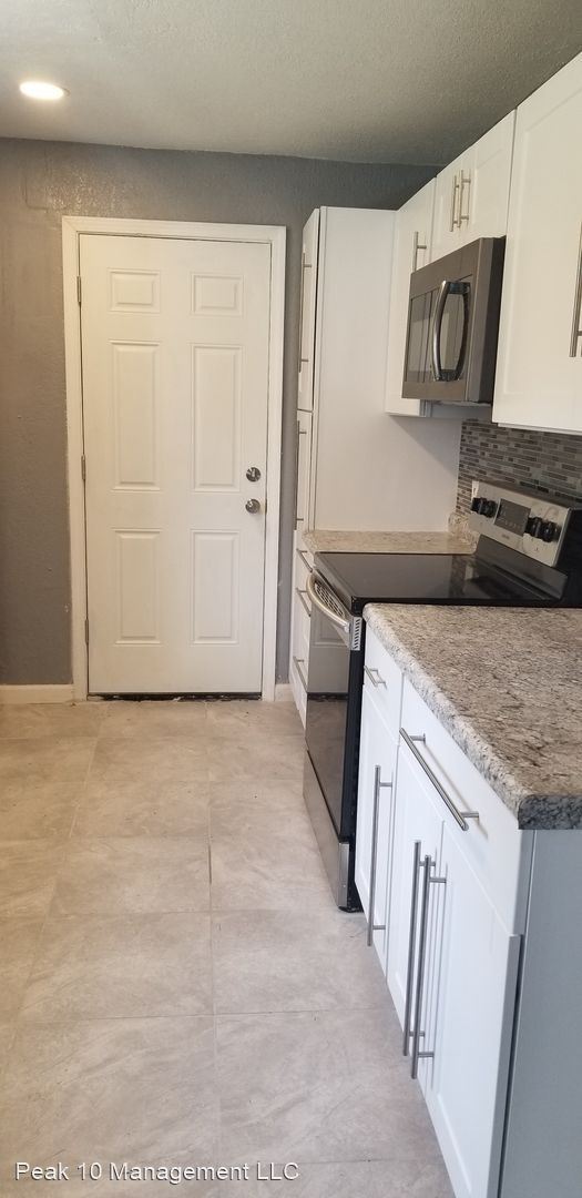 Building Photo - 3 br, 2 bath House - 2403 E Wilma St