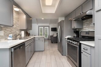 Building Photo - 2155 Twinbrooke Dr