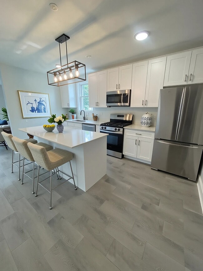 Foto del edificio - 2416 N Springfield Ave