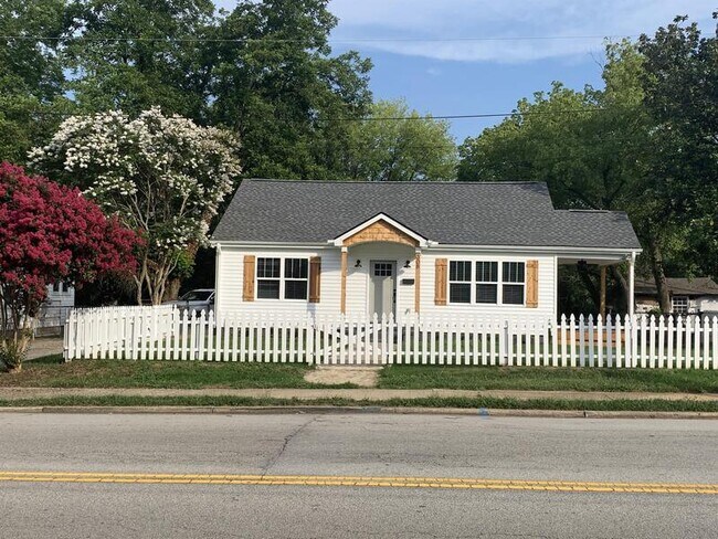 Building Photo - 308 Arlington Rd