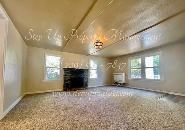 Foto del edificio - Newly Remodeled 2 Bed 1 Bath w/ Water, Septic and Trash Service Included!