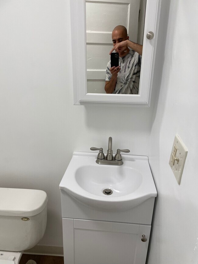 Foto del edificio - 24 Henry St