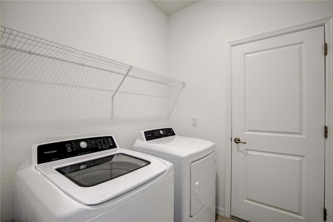 Building Photo - 11387 Pinot Dr