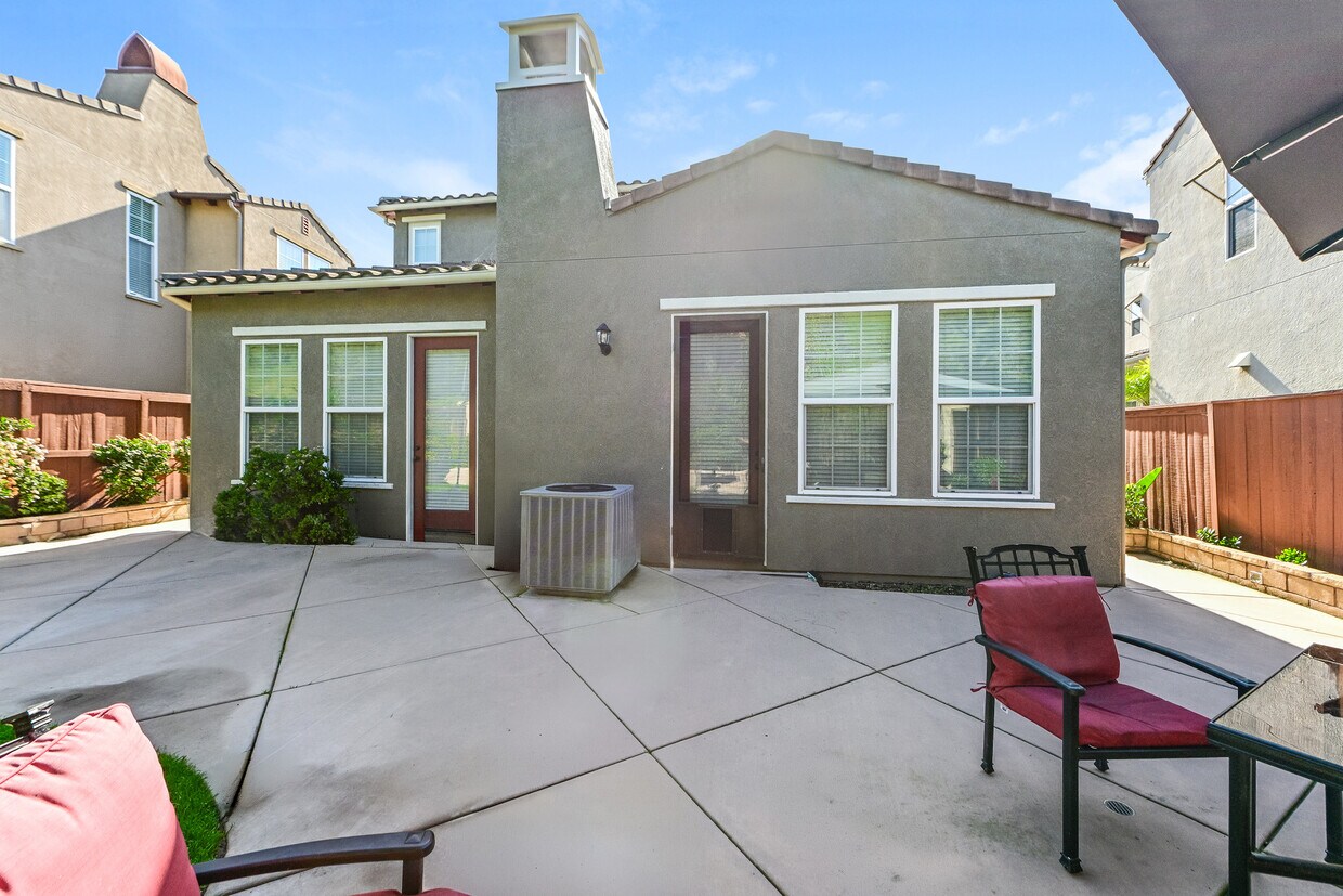 Foto del edificio - 1168 Breakaway Dr